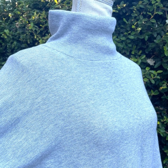 Banana Republic Outlet Turtleneck Sweater Hi-Lo Side Slits Size Medium - Picture 5 of 11